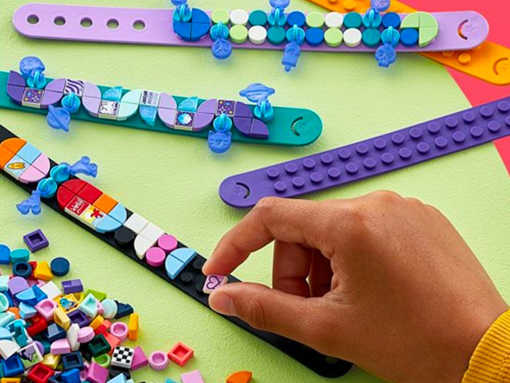 hand building lego dots bracelet with accessories 