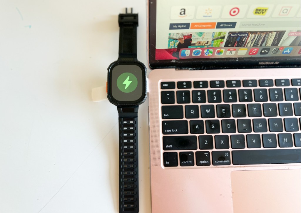 charging symbol on apple watch plugged into laptop