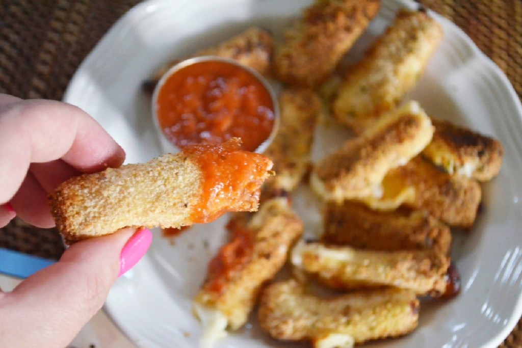 mozzarella cheese sticks