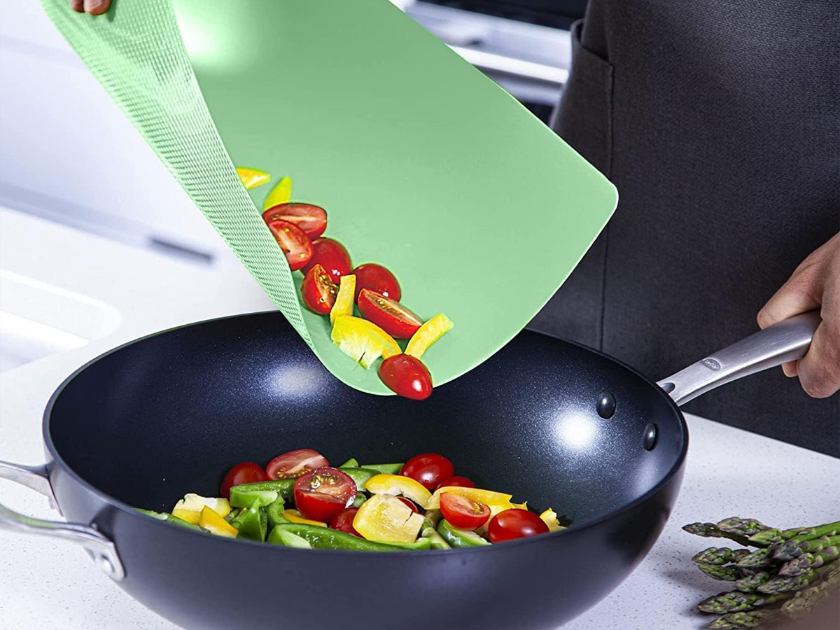 Flexible Plastic Cutting Mat 4-Pack w/ Food Icons Just $9.99 on Amazon | Over 7,000 5-Star Reviews