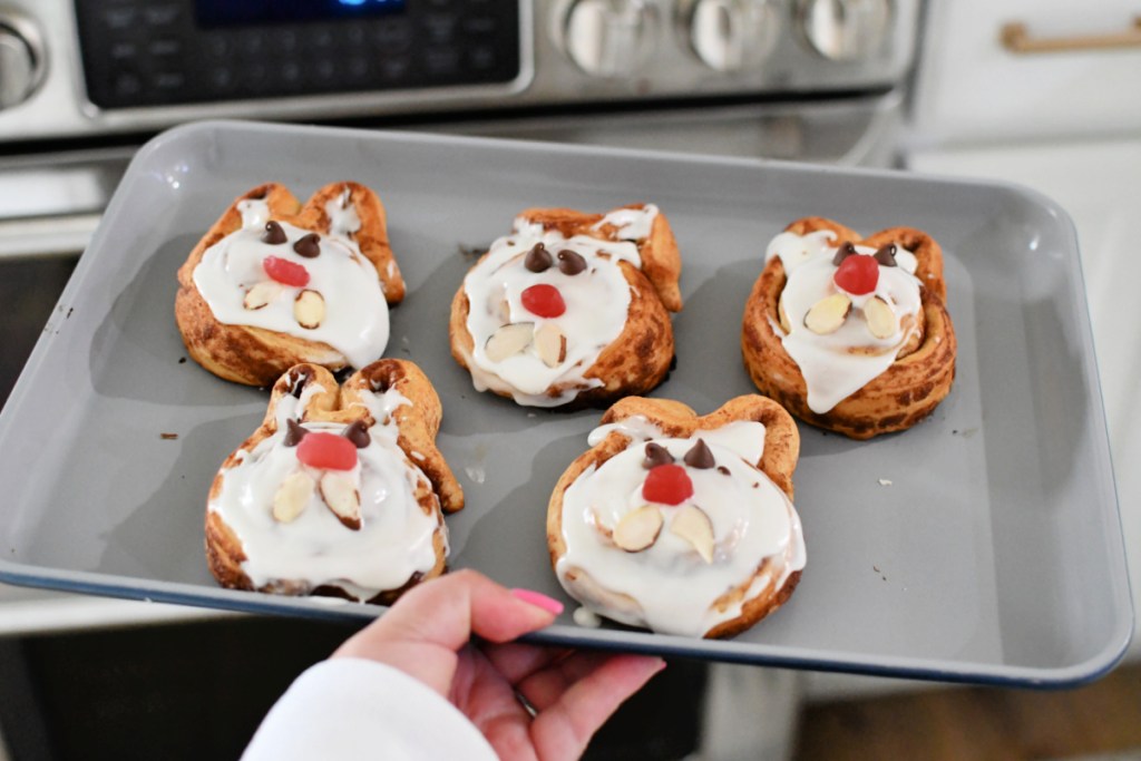 Bake Easy Cinnamon Roll Bunnies This Easter!
