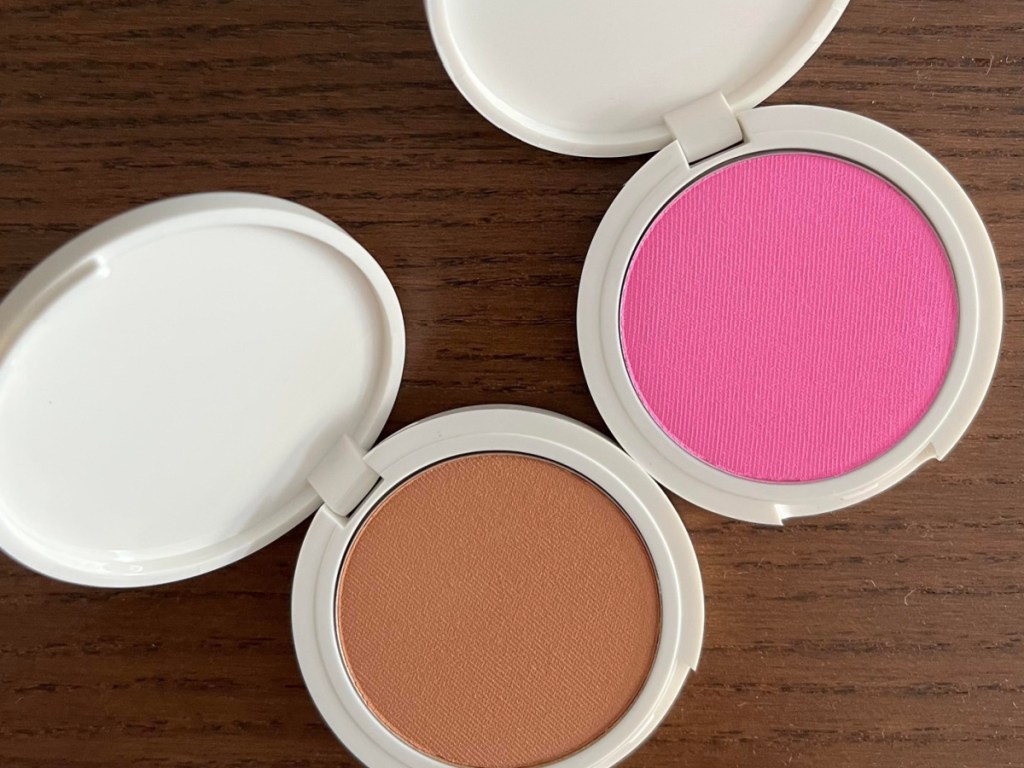 two Persona Super Blushes displayed one in terracotta another in bubble
