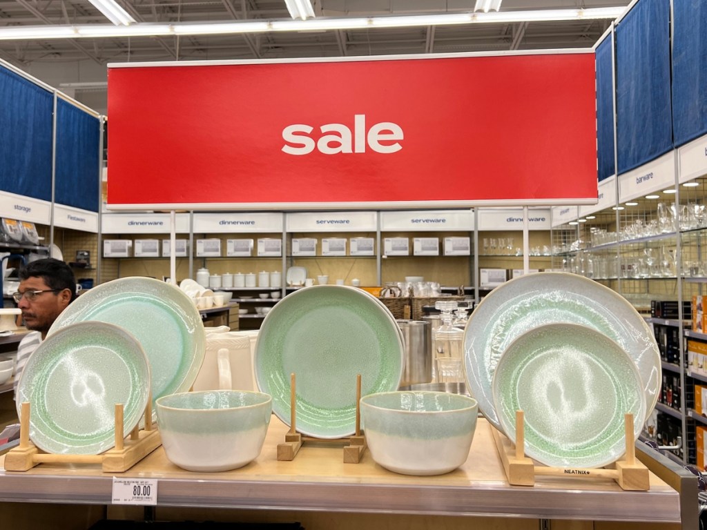 bed bath and beyond dinnerware sets on sale in store