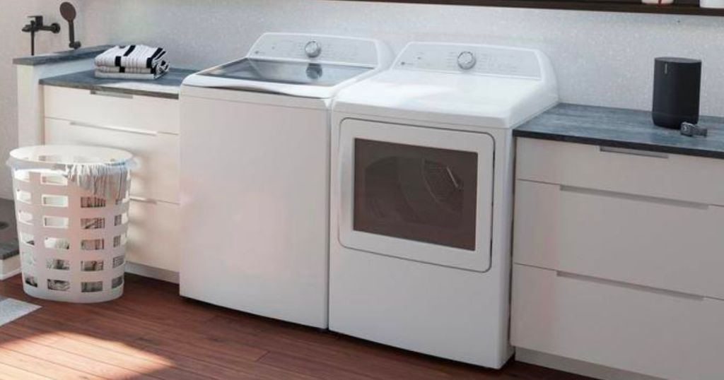 LG washer and dryer white