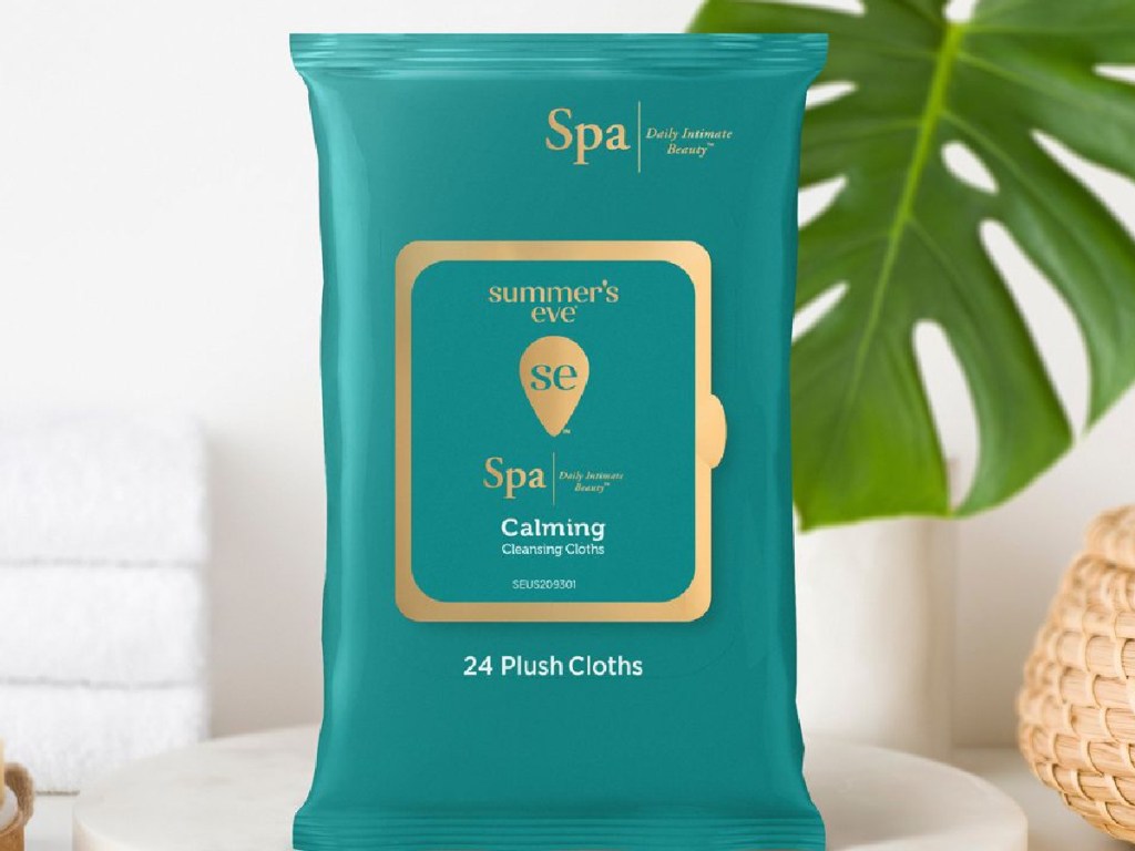 Summer's Eve Spa Calm Cleansing Cloth 24 Count on display