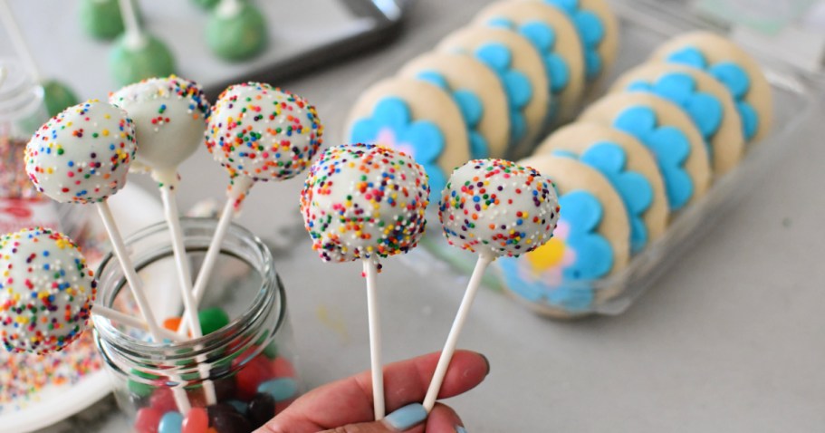 Make Cake Pops From Leftover Holiday Sugar Cookies (No Bake Recipe!)