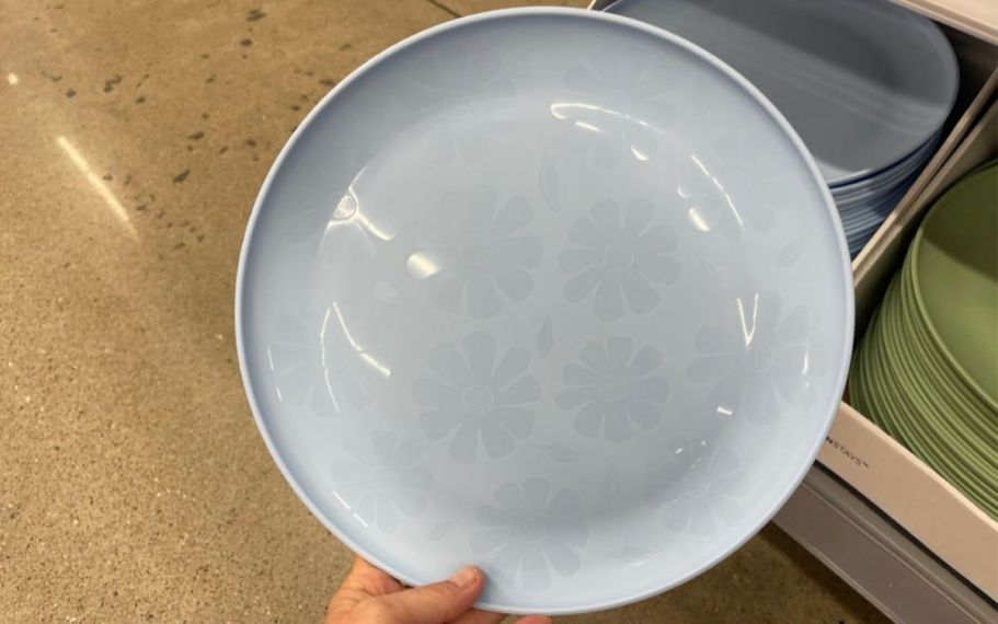 These New Mainstays Summer Plastic Plates Are Only 50¢