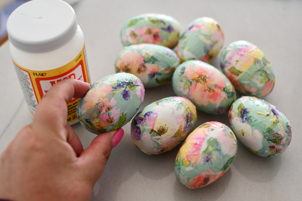 easy mod podge decoupage eggs dried on the counter
