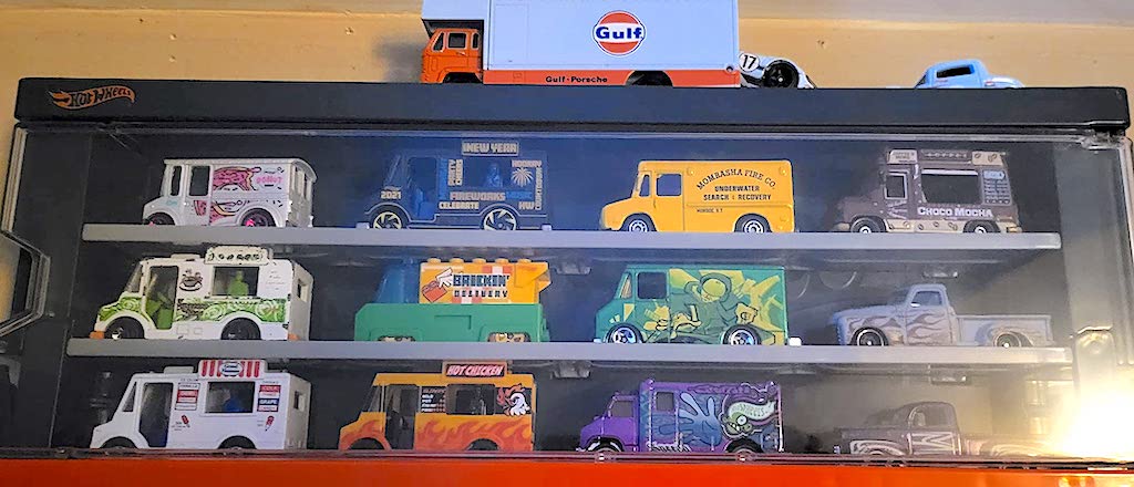 Hot Wheels Car Storage Case w/ 8 Cars Only $13.66 on  (Regularly $33)