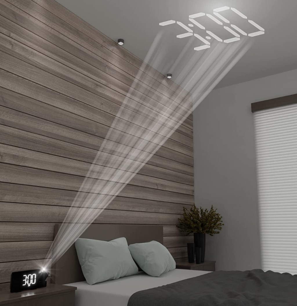 Alarm clock projecting the time onto the ceiling