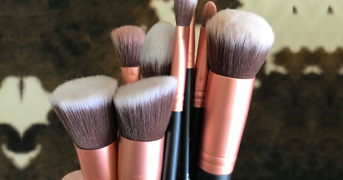 Makeup Brush 18Piece Set ONLY 7.99 Shipped for Prime Members OVER