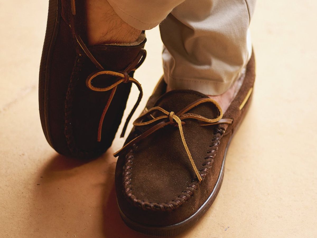 Minnetonka hot sale leather slippers