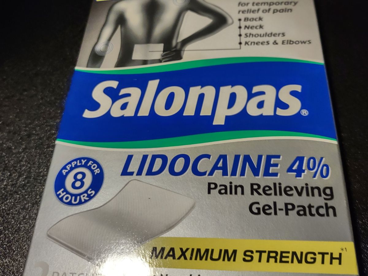 Box of Salonpas patches