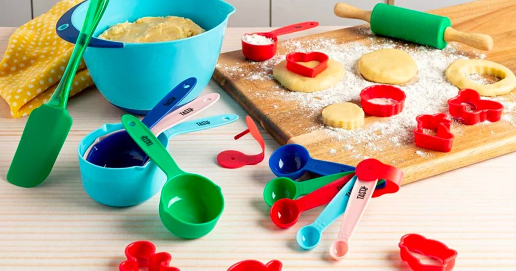 Tasty Kid-Safe Cookie Baking Tools 23-Piece Set 
