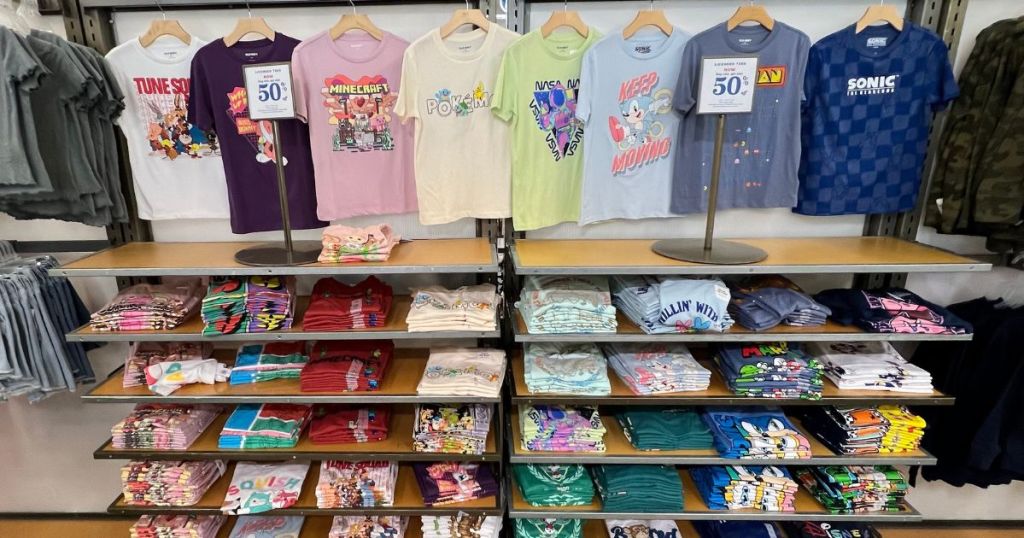 graphic tees at old navy store