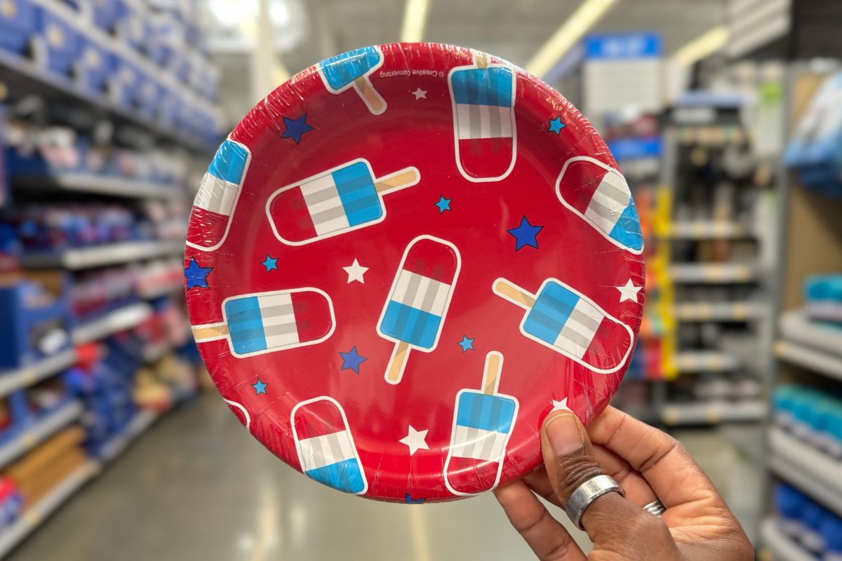 Walmart Patriotic Decor from 97¢ | Tableware, Tumblers, Wreaths & More
