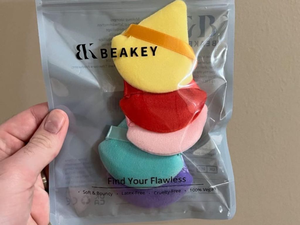 Beakey Triangle Powder Puff 5 Pack in Multi-Color