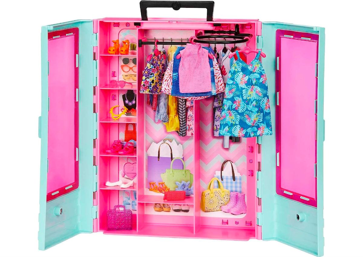 Barbie Closet Playset w: 3 Outfits &amp; Accessories
