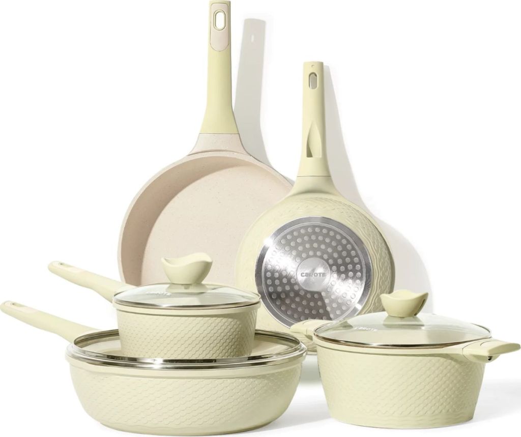 Six piece pots and pans set with lids