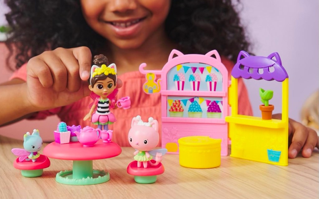 Gabby’s Dollhouse Kitty Fairy Garden Party 18-Piece Playset w_ 3 Toy Figures