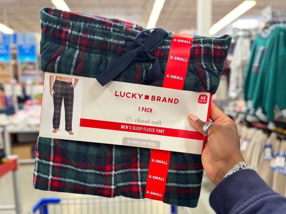 Lucky-Brand-Mens-Fleece-Sleep-Pant-blue-plaid بنطال النوم الصوفي للرجال من Sam's Club Lucky Brand بسعر 9.98 دولار فقط