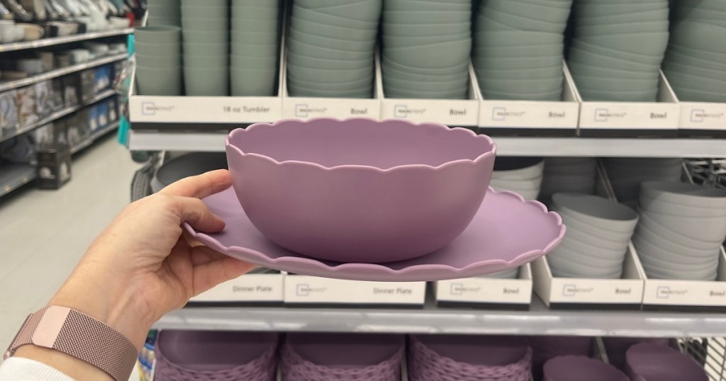 How Cute Are These NEW 50¢ Scalloped Mainstays Plates from Walmart?!