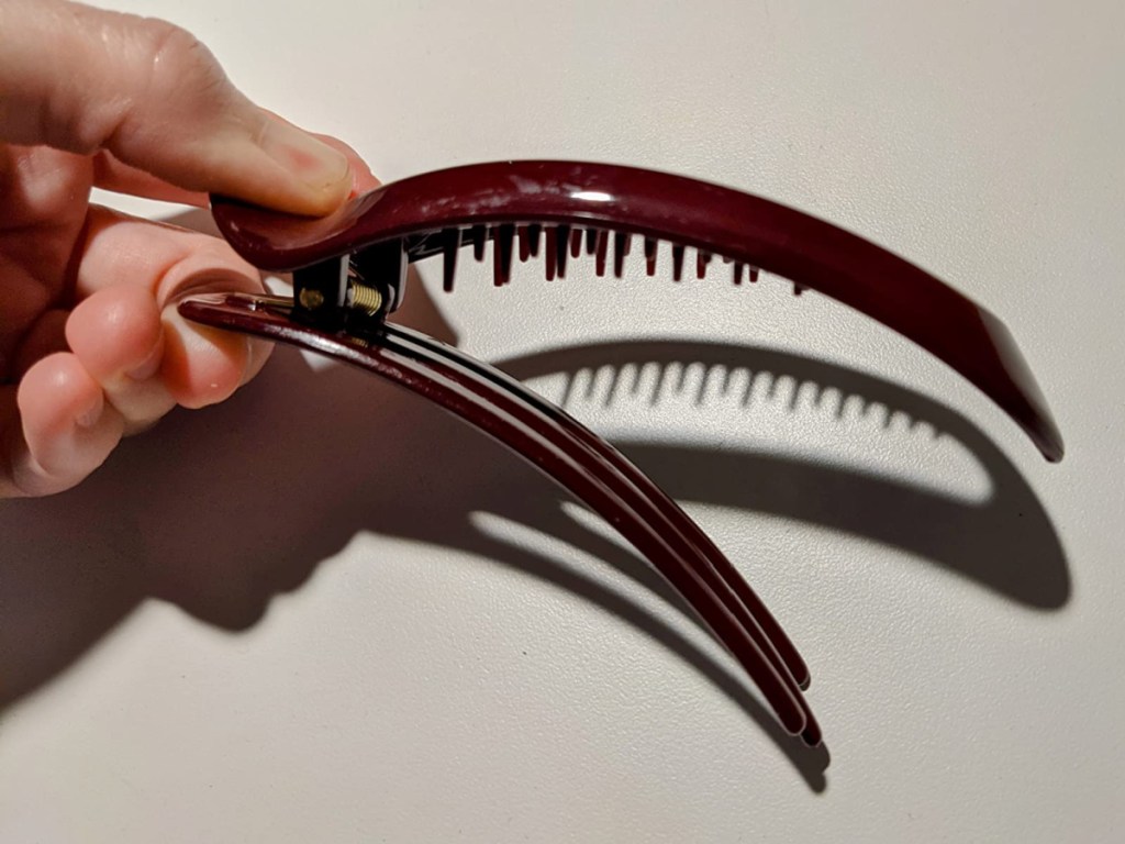 hand opening flat claw clip
