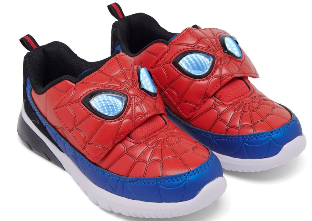 أحذية Spiderman Light-Up للأطفال بسعر 20 دولارًا فقط على موقع Macys.com (50 دولارًا أمريكيًا) + المزيد