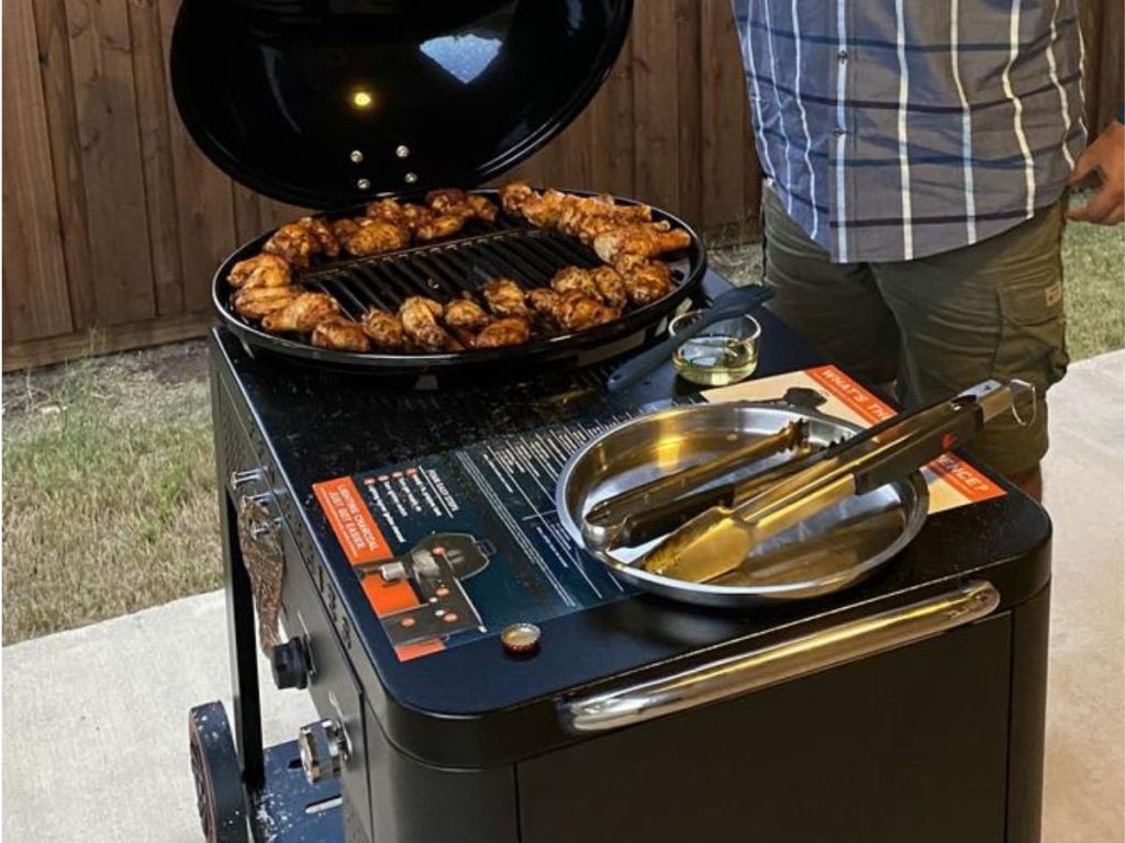 grill assist charcoal grill with wings cooking