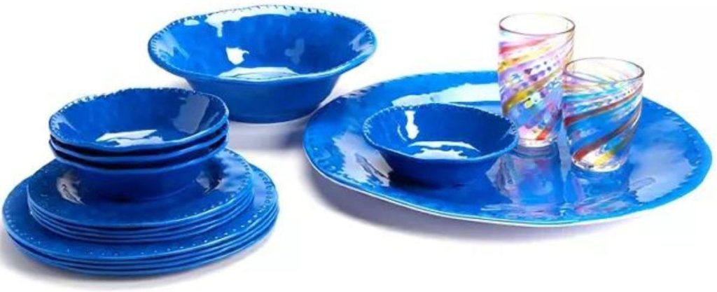 Outdoor dining plates, bowls and cups