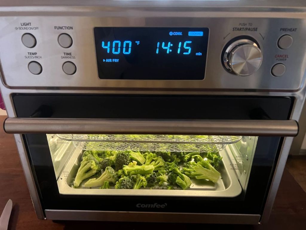 Comfee Air Fryer oven with Broccoli inside