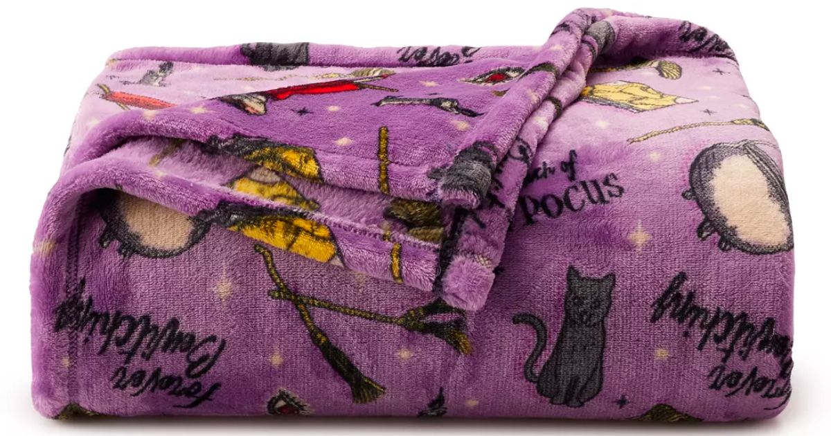 Disneys-Oversized-Supersoft-Printed-Plush-Throw-hocus-pocus بطانيات Kohl's The Big One Throw من 11.99 دولارًا (تصميمات الهالوين الممتعة وديزني)