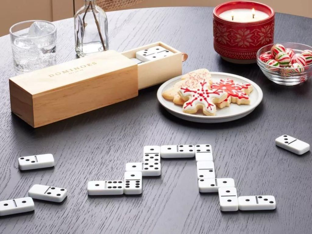 dominoes toy on table