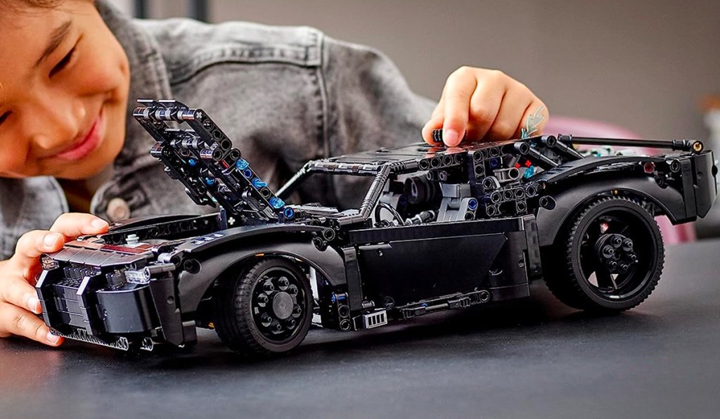 LEGO Technic The Batman – Batmobile Model Car