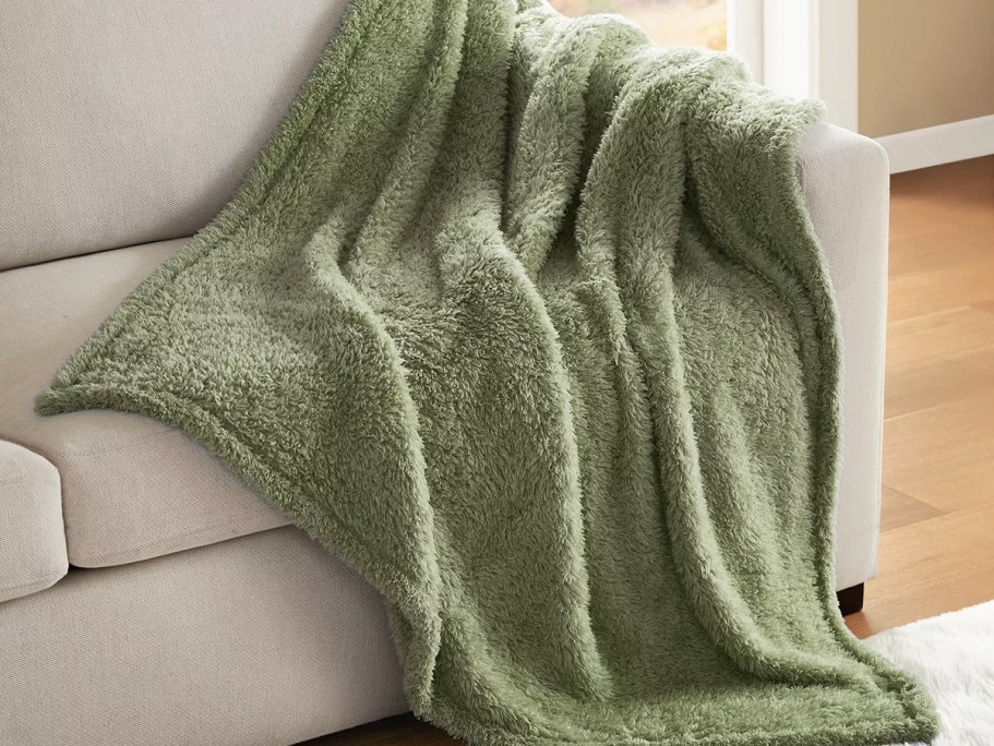 Macys Throw Blankets from $6.99 (Regularly $30)