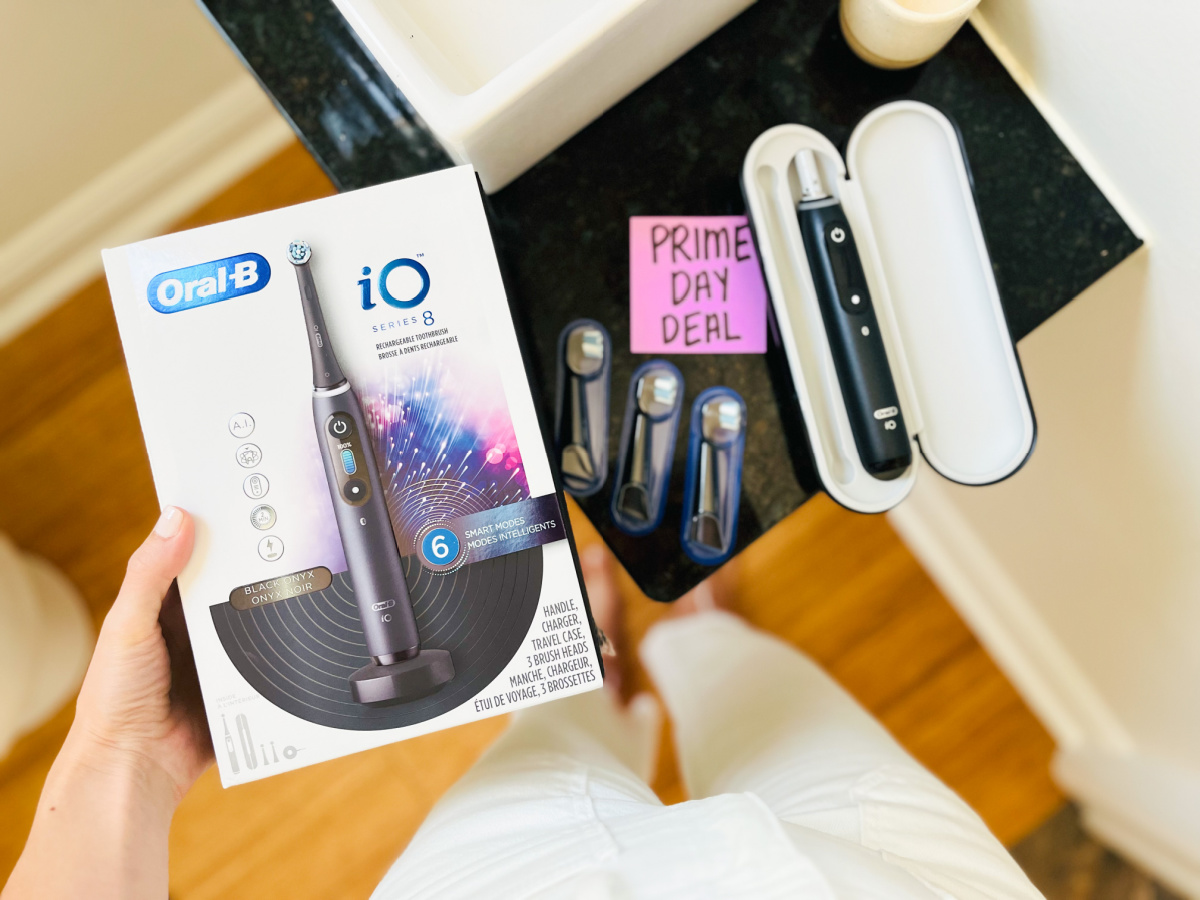 The Series 8 I0 Oral B Electric Toothbrush