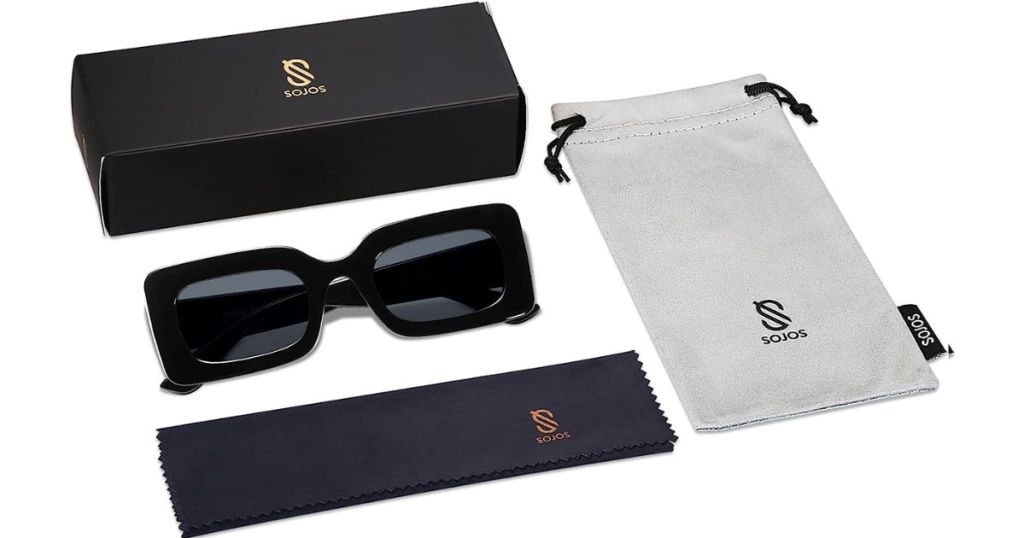 Sojo sunglasses with black square frames 