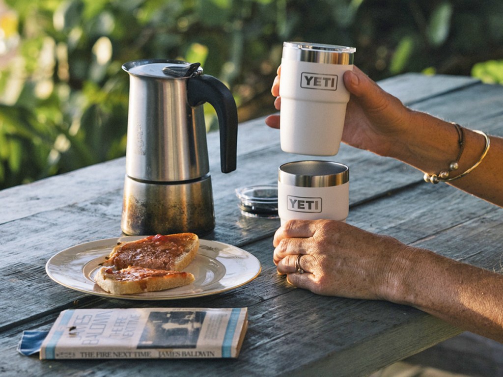 YETI-Rambler-8oz-Stackable-Cup تخصيص مجاني على أدوات الشرب YETI |  أكواب وأكواب مخصصة والمزيد تبدأ من 20 دولارًا