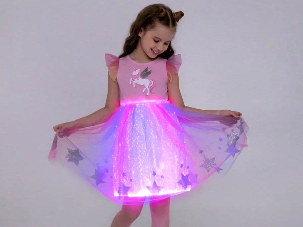 girl wearingpatpat go glow unicorn dress