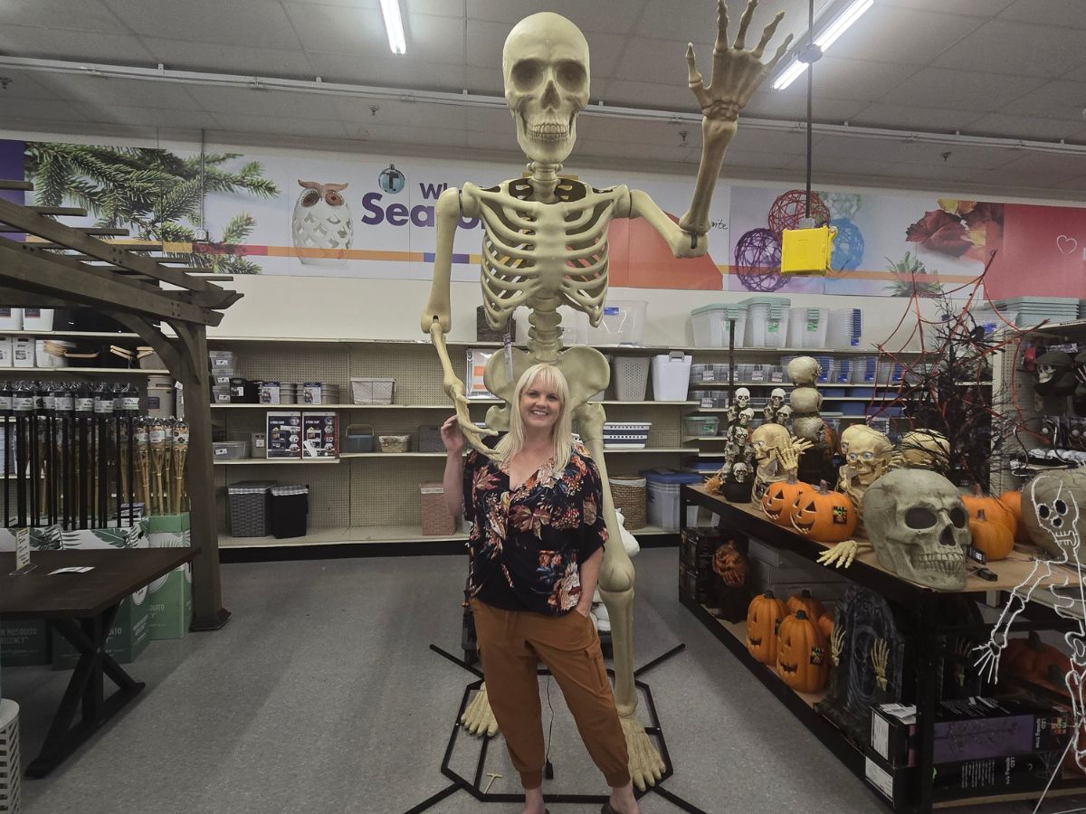 Giant 10′ Posable Skeleton Only $174 Shipped on Walmart.com (Reg. $249)