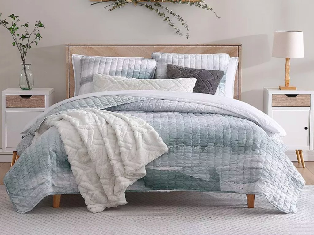 Koolaburra by UGG Tanami Quilt Set with Shams in Full/Queen