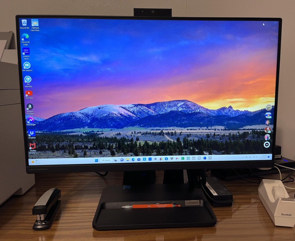 A Lenovo IdeaCentre AIO 3i 24" All-In-One desktop computer