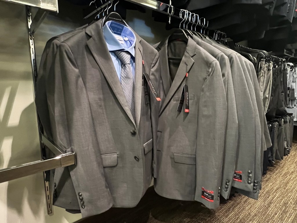 Means-Wearhouse-Sport-Coat خصم 30% على سترات Wearhouse الرجالية + أنماط التصفية بدءًا من $4.97 التي يتم شحنها (Reg. $45)