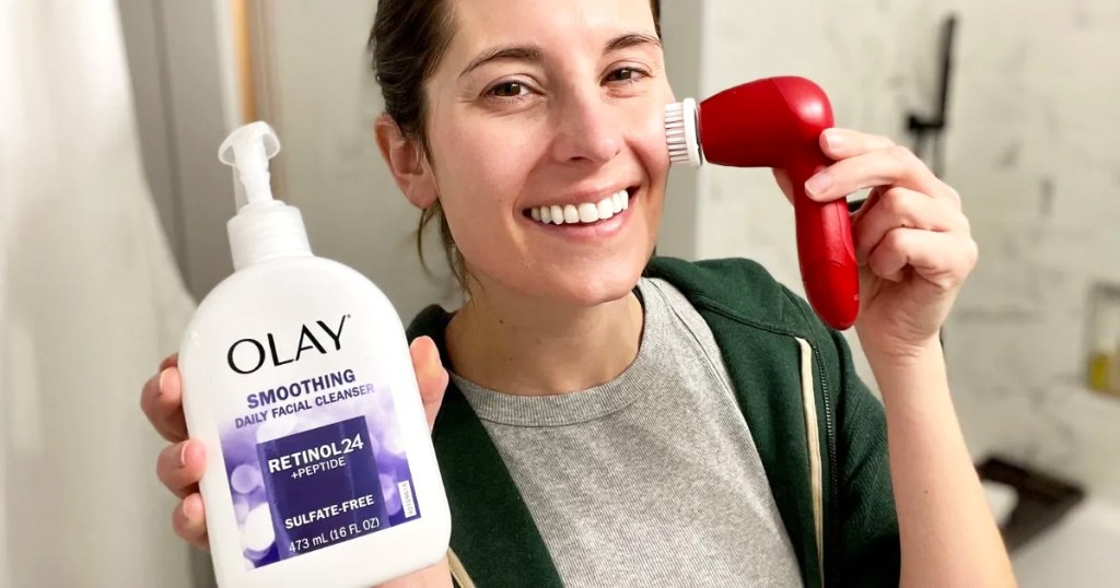 Olay-Brush-Cleanser مجموعة هدايا فرشاة Olay Regenerist + منظف الوجه بقيمة 27 دولارًا فقط (56 دولارًا عاديًا)