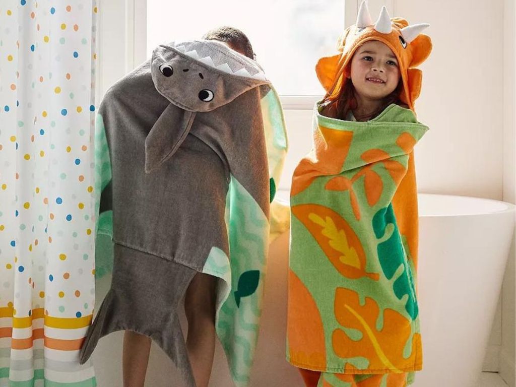 The-Big-One-Hooded-Bath-Towels-1 مناشف حمام بغطاء رأس للأطفال بسعر يبدأ من 11.89 دولارًا أمريكيًا على موقع Kohls.com (سعر 17 دولارًا أمريكيًا) - يشمل تصميمات ديزني!