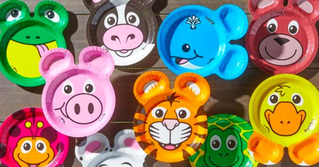 hefty Zoo pals paper plate designs spread out on a wooden pic nic table