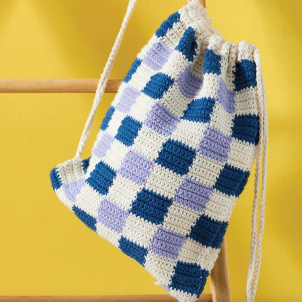 checkerboard cinch crochet bag