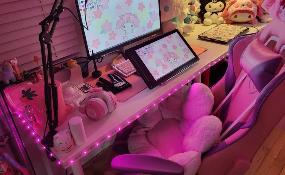 pink-color-changing-strip-lights أفضل الهدايا للفتيات المراهقات