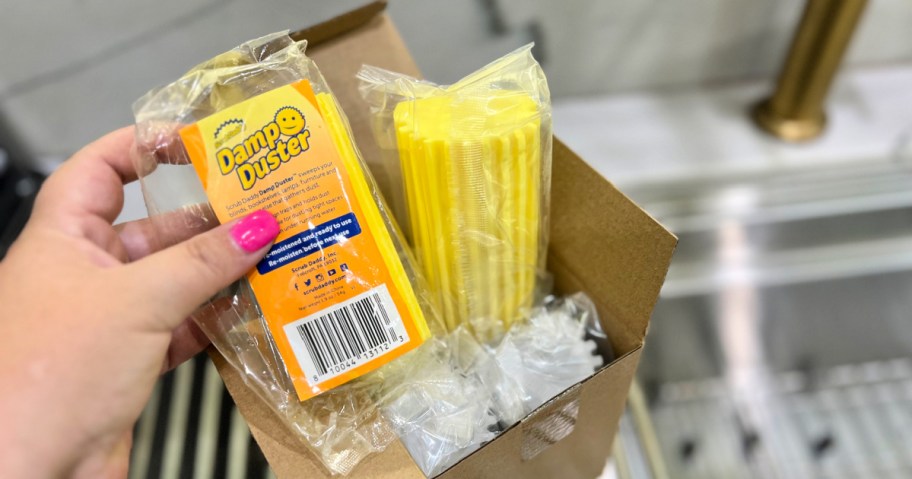 scrub-daddy-damp-duster-vs-amazon-version لقد جربت Scrub Daddy Damp Duster ونسخة أمازون!