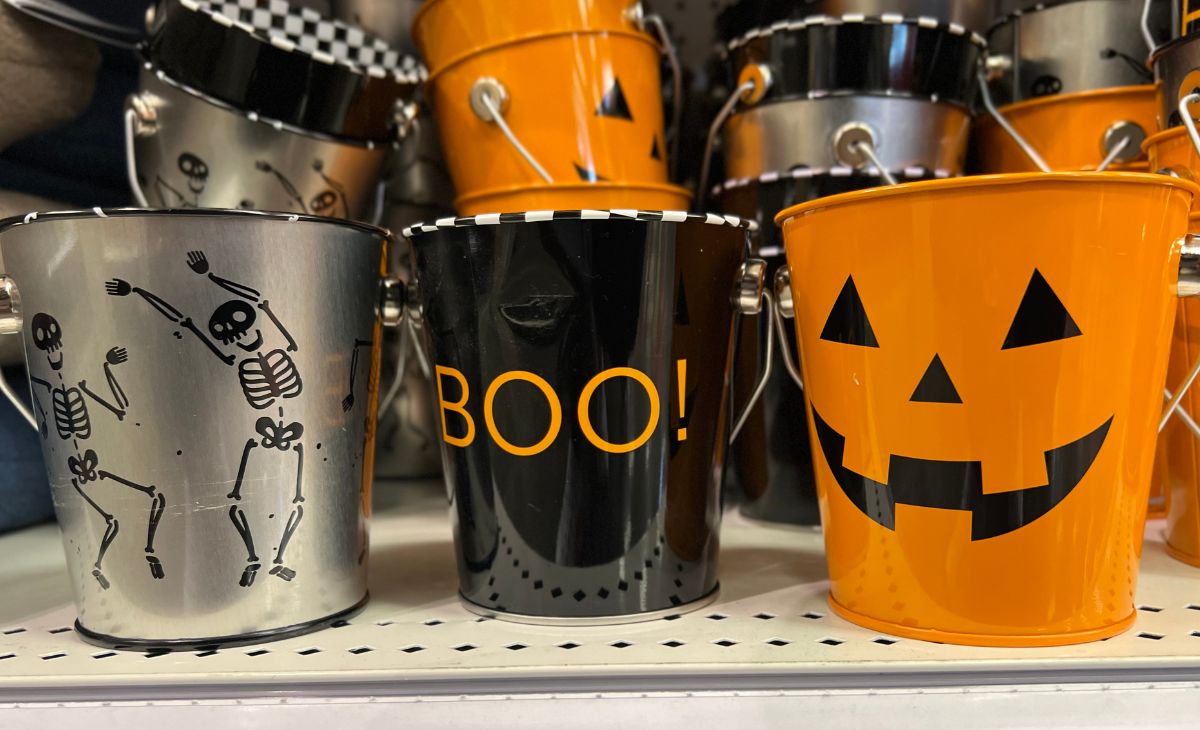halloween tin treat pails